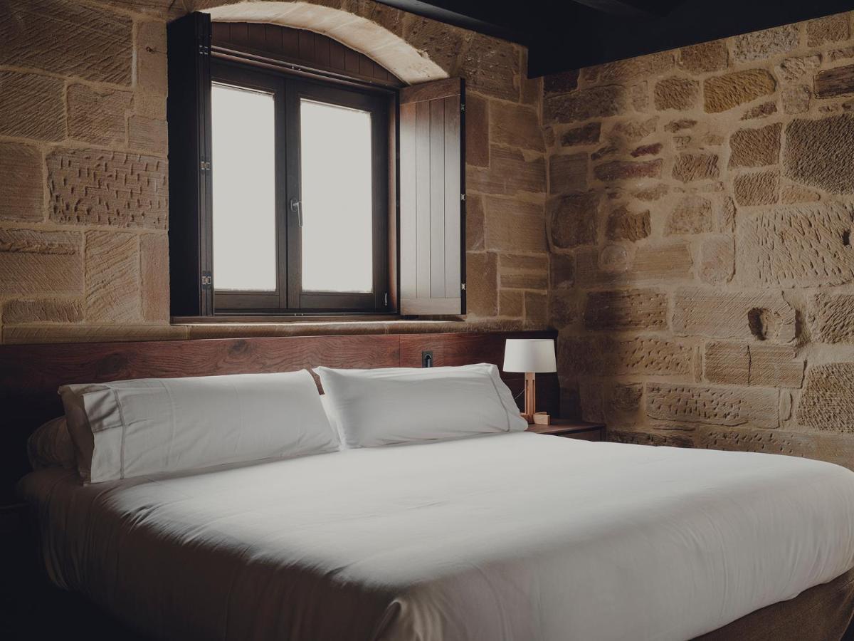 Santa Maria Briones Hotel Bagian luar foto