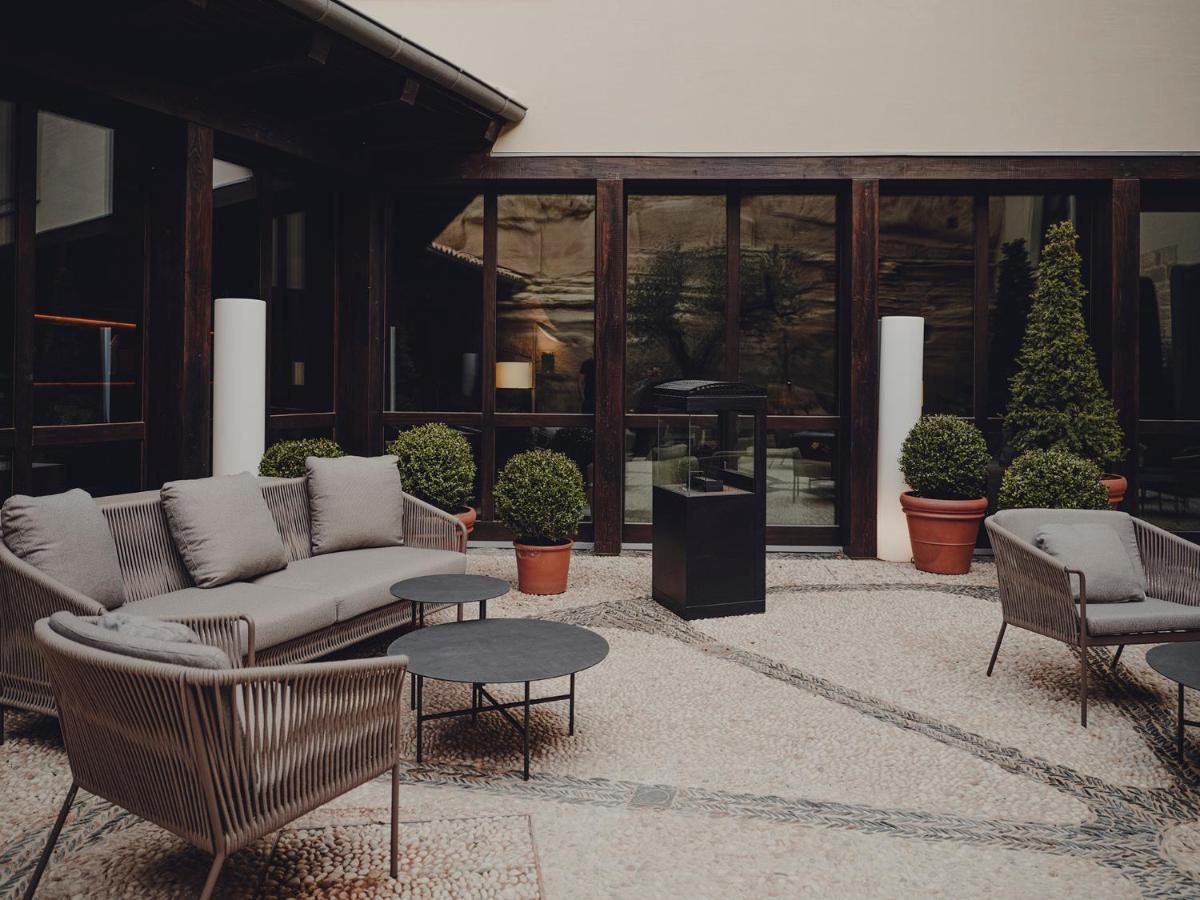 Santa Maria Briones Hotel Bagian luar foto